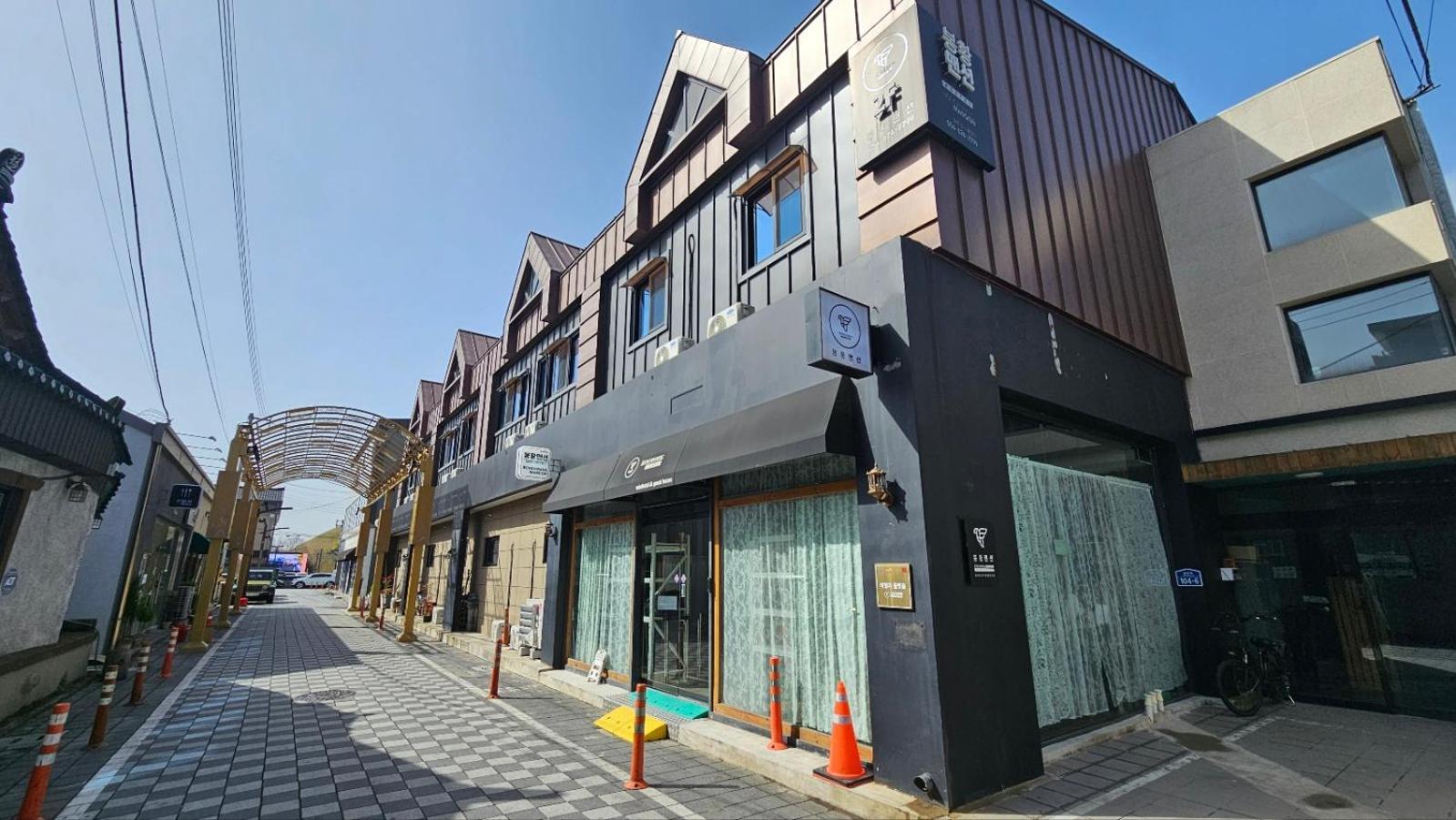 Хостел Gyeongju Bonghwangmansion Экстерьер фото